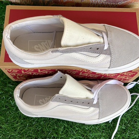 Vans WMNS Old Skool
Color Block Grey/Multi
VN0ASKRS6KL Sneakers - Picture 3 of 16